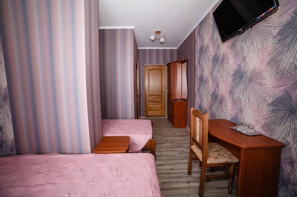 Corner House Hotel Lutsk Exterior photo
