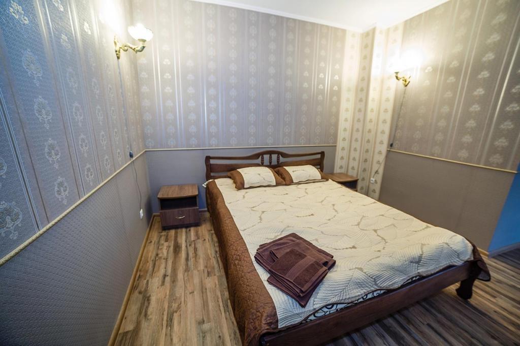 Corner House Hotel Lutsk Exterior photo